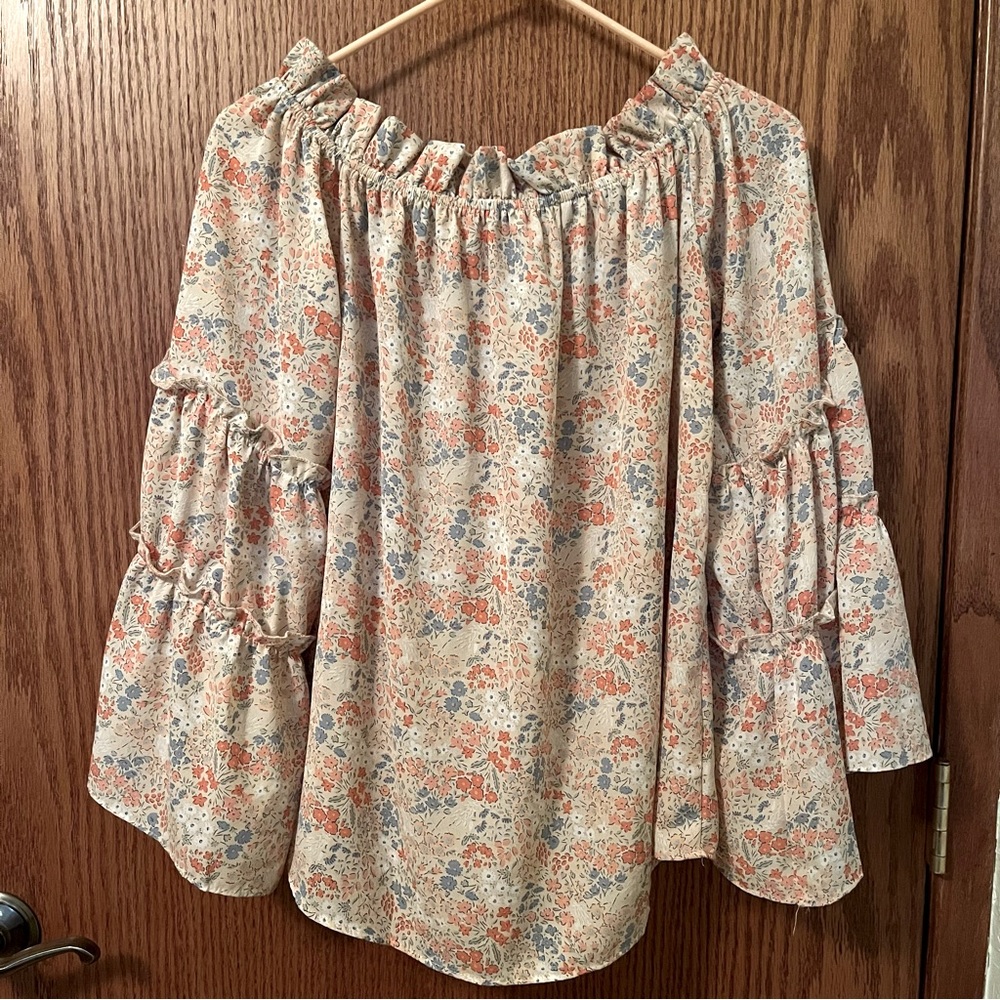 Floral Bell Sleeve Blouse Size Large